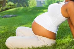 Как загорать беременным и не нанести вред младенцу?