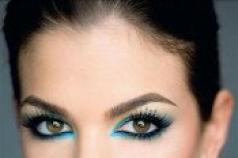 Макияж глаз синими тенями: модные образы